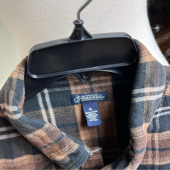 Consensus Mens Flannel Shirt Black Brown Plaid Button Up Warm Outdoors Size XL - Picture 5 of 5